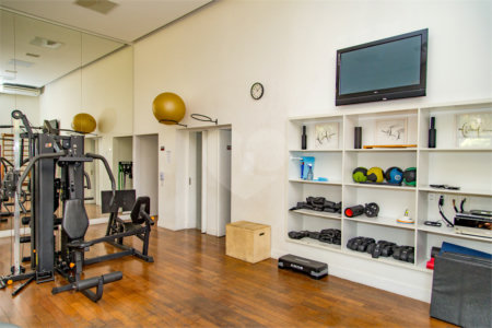 Apartamento à venda com 3 suítes em Moema, São Paulo, SP