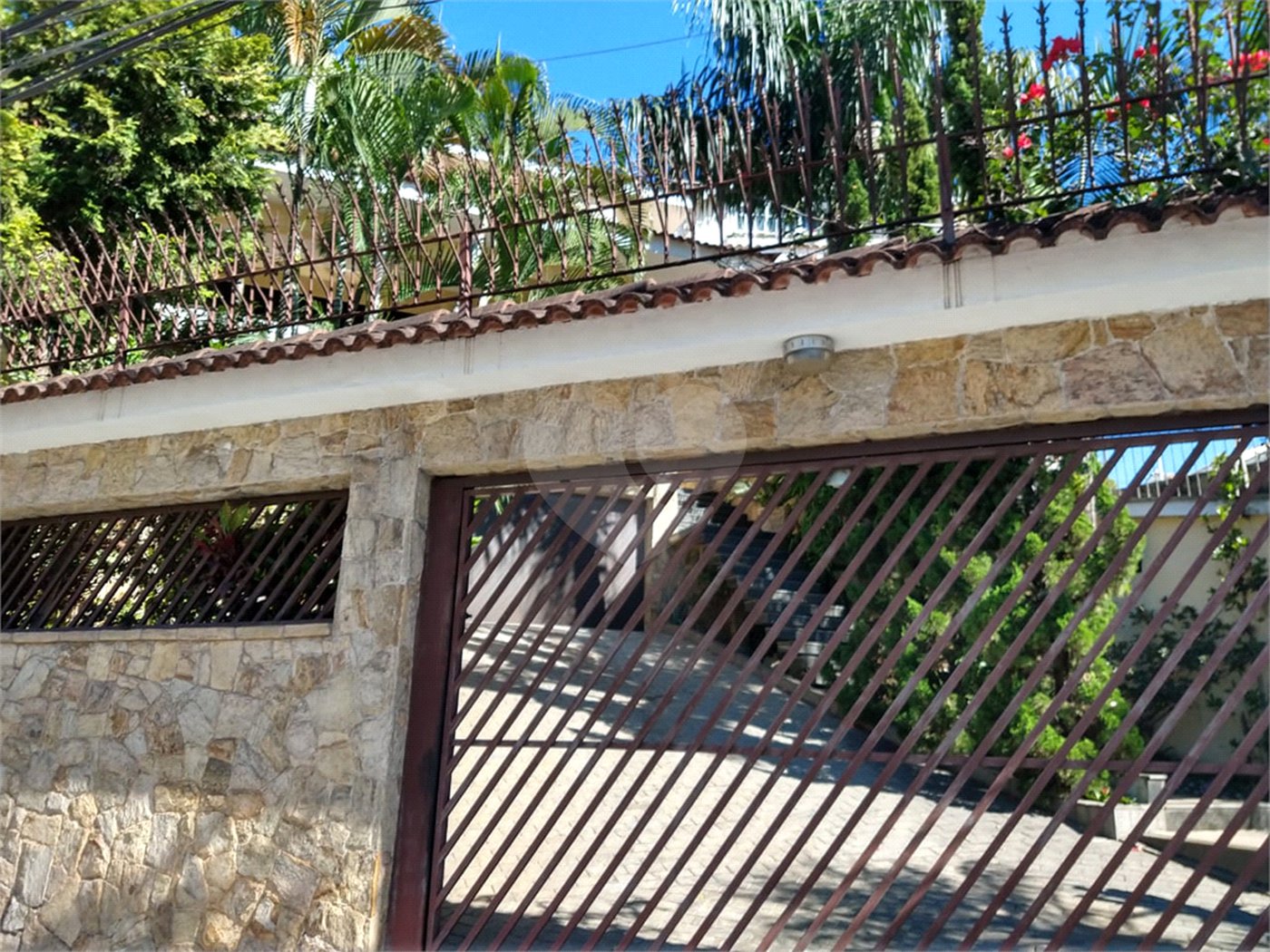 Sobrado à venda com 4 suítes em Tremembé, São Paulo, SP
