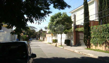Casa à venda com 3 suítes em Jardim Leonor, São Paulo, SP