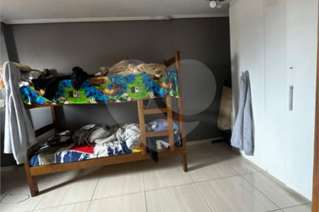 Casa à venda com 5 quartos em Vila Granada, São Paulo, SP