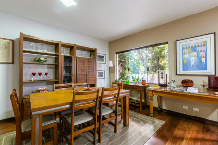 Sobrado à venda com 4 quartos, sendo 2 suítes,  em Vila Madalena, São Paulo, SP