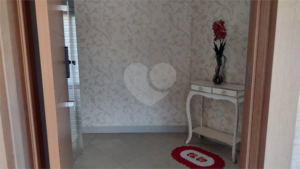 Casa à venda com 3 quartos, sendo 1 suíte, no condomínio Residencial Bouganville, Araraquara - SP