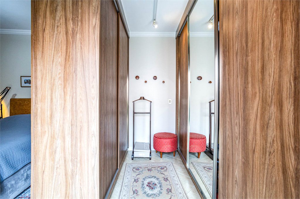 Sobrado à venda com 3 quartos, sendo 1 suíte,  em Vila Mariana, São Paulo, SP