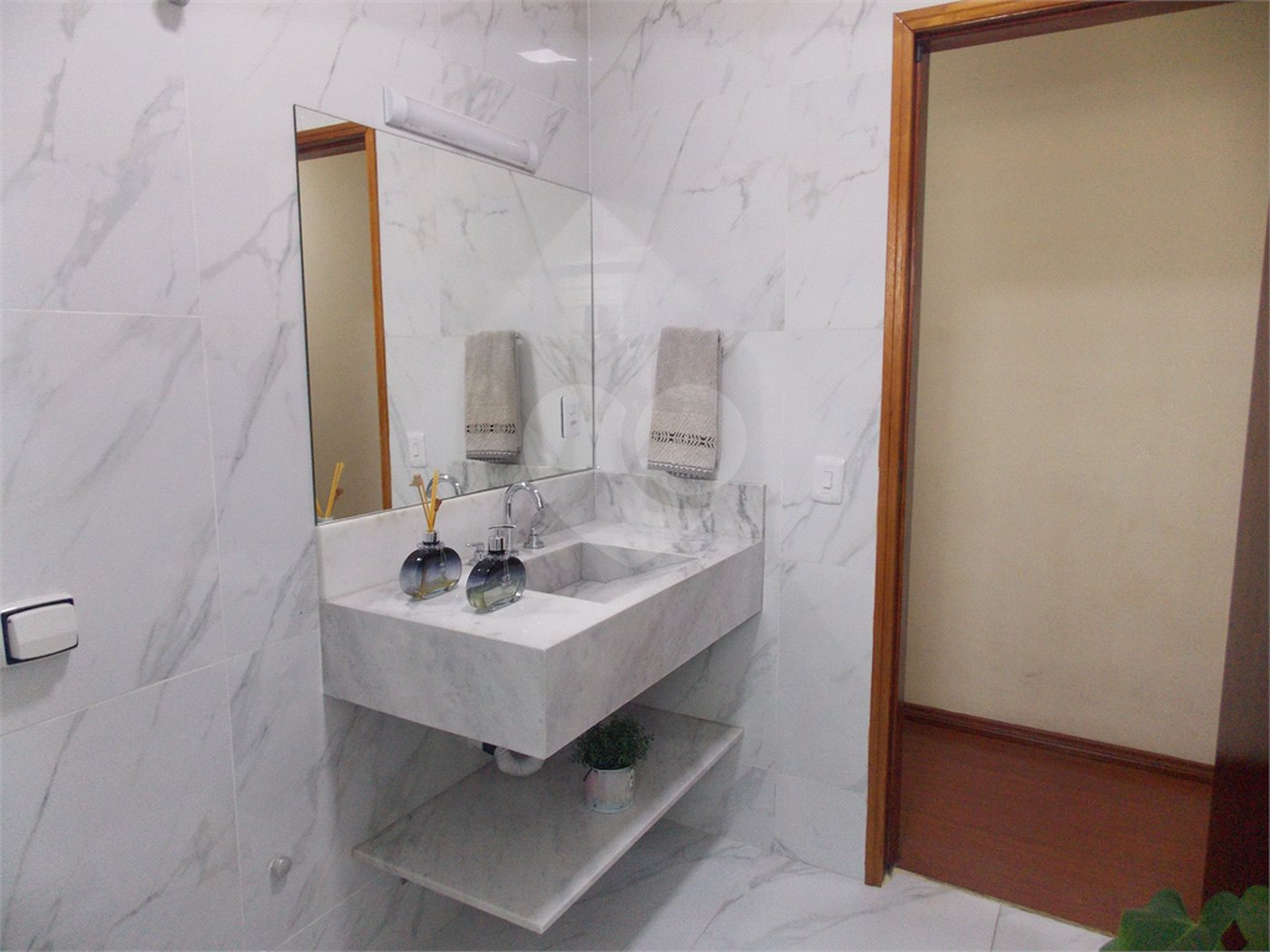 Casa à venda com 4 quartos, sendo 2 suítes, em Jardins, Bragança Paulista, SP