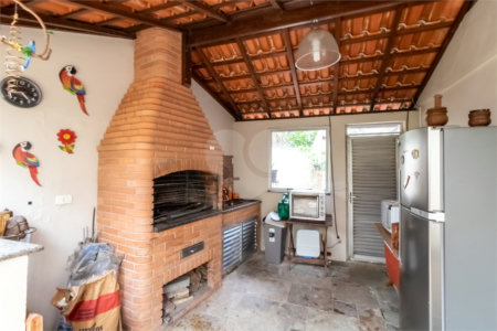 Casa à venda com 4 quartos, sendo 1 suíte, em Jardim Marajoara, São Paulo, SP