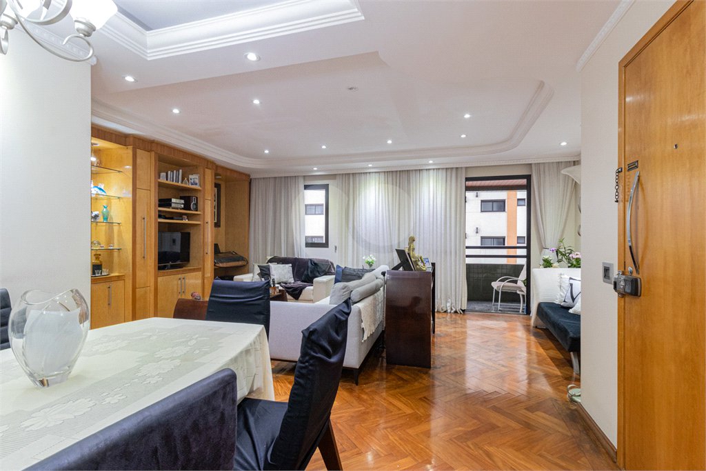 Apartamento à venda com 3 suítes em Vila Regente Feijó, São Paulo, SP
