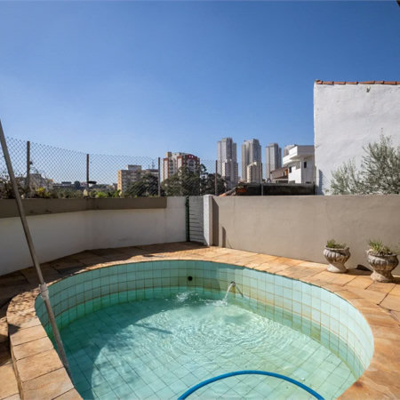 Casa à venda com 4 suítes em Jardim Londrina, São Paulo, SP