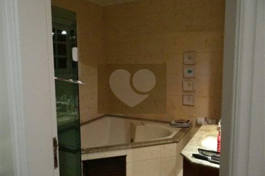 Casa à venda com 4 suítes em Jardim Floresta, São Paulo, SP
