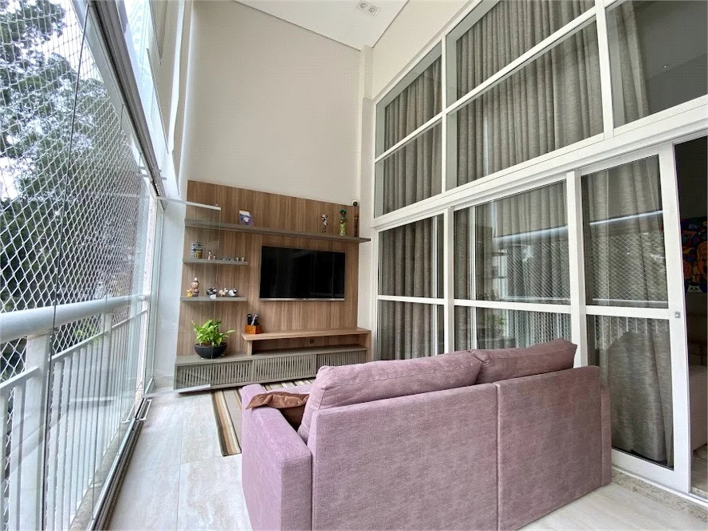 Apartamento à venda com 3 suítes em Vila Suzana, São Paulo, SP