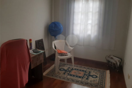 Bela casa com boa localização no bairro Portal do Sol