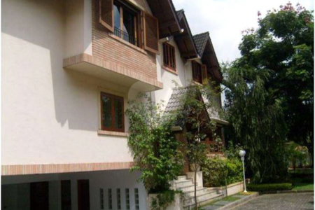 Casa à venda ou para alugar com 4 suítes no condomínio Vilaggio Monte Alegre, São Paulo - SP