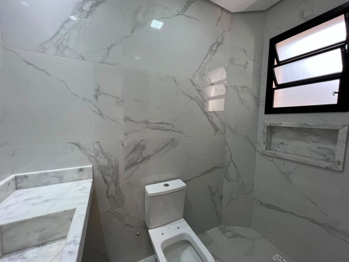 Sobrado com 4 dormitórios à venda, 234 m² por R$ 2.500.000,00 - Ponta da Praia - Santos/SP