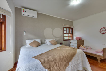 Casa Térrea à venda com 3 quartos, sendo 1 suíte, em Interlagos, São Paulo, SP