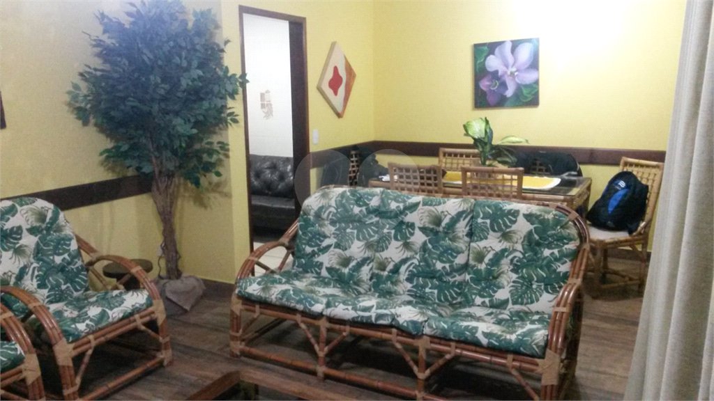 Apartamento à venda com 3 quartos, sendo 1 suíte, em Jardim Enseada, Guarujá, SP