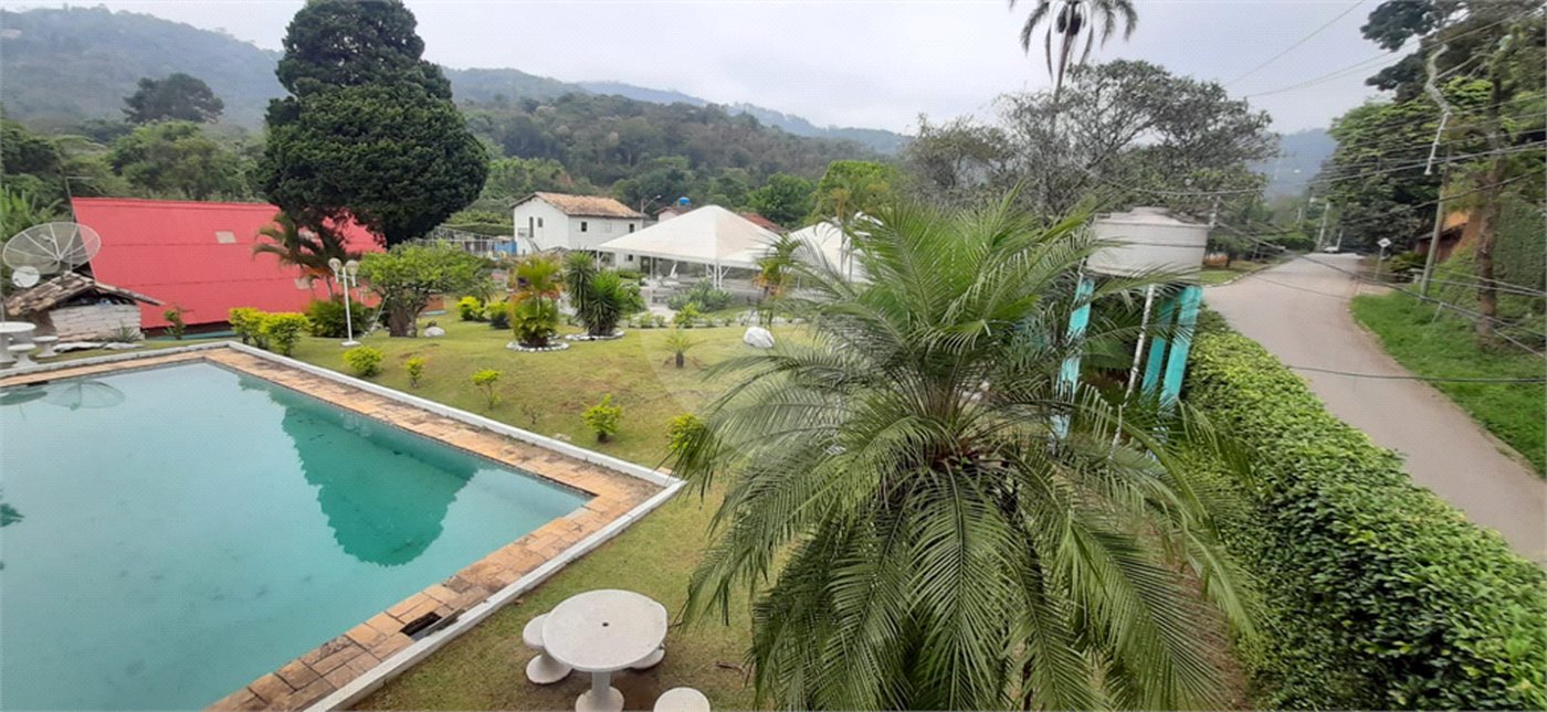 Casa Térrea à venda com 5 quartos, sendo 3 suítes, em Serra da Cantareira, Mairiporã, SP
