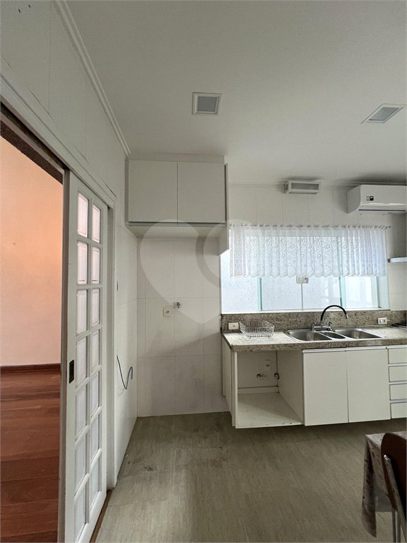 Casa à venda com 3 quartos, sendo 2 suítes, no condomínio Mirante do Horto, São Paulo - SP