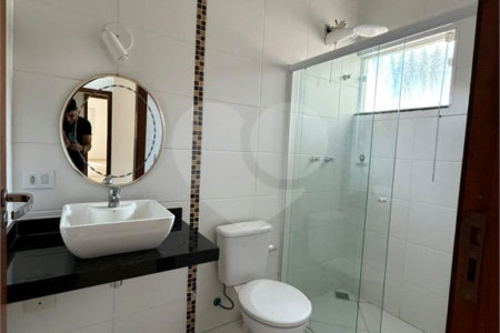 Casa à venda com 3 quartos, sendo 1 suíte, no condomínio Bella Vita, Atibaia - SP