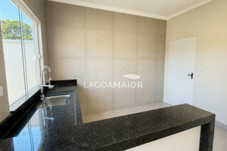 Casa à venda ou para alugar com 2 quartos, sendo 1 suíte, em Santa Rita, Três Lagoas, MS