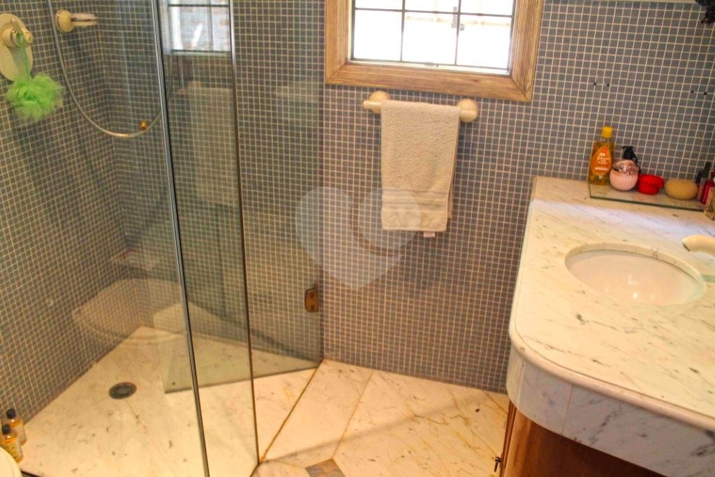 Sobrado à venda com 7 quartos, sendo 5 suítes, em Alto da Boa Vista, São Paulo, SP