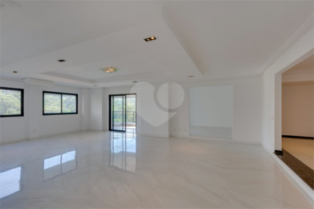 Apartamento à venda com 4 suítes em Jardim Marajoara, São Paulo, SP