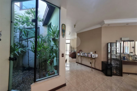 Sobrado à venda com 3 quartos, sendo 1 suíte,  em Vila Trujillo, Sorocaba, SP