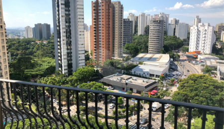Apartamento à venda com 4 quartos, sendo 2 suítes,  em Vila Andrade, São Paulo, SP