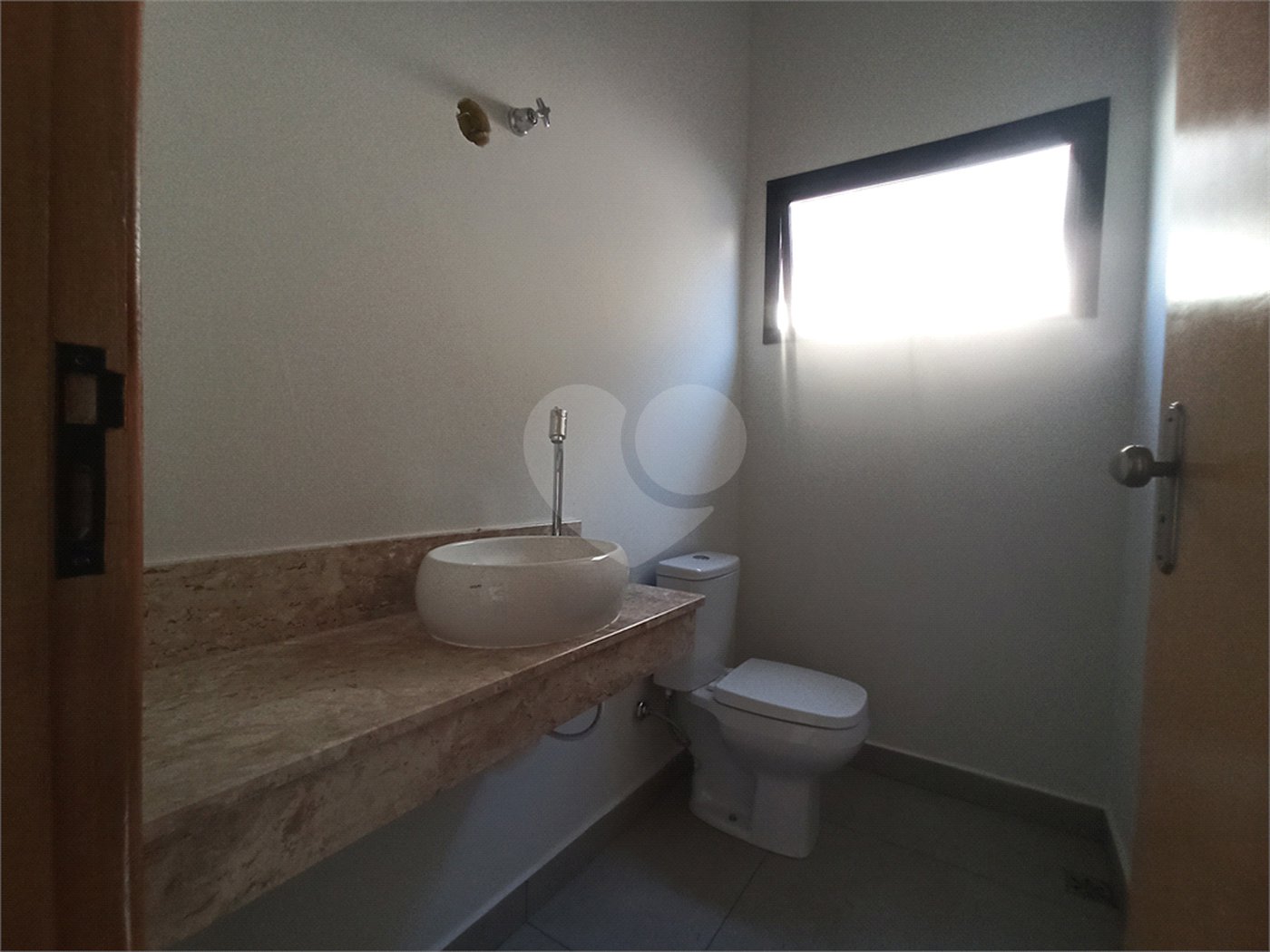 Casa à venda com 3 quartos, sendo 1 suíte, no condomínio Buona Vita, Atibaia - SP