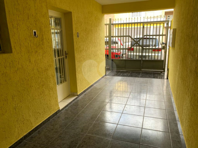 Sobrado à venda com 4 quartos em Parque Edu Chaves, São Paulo, SP