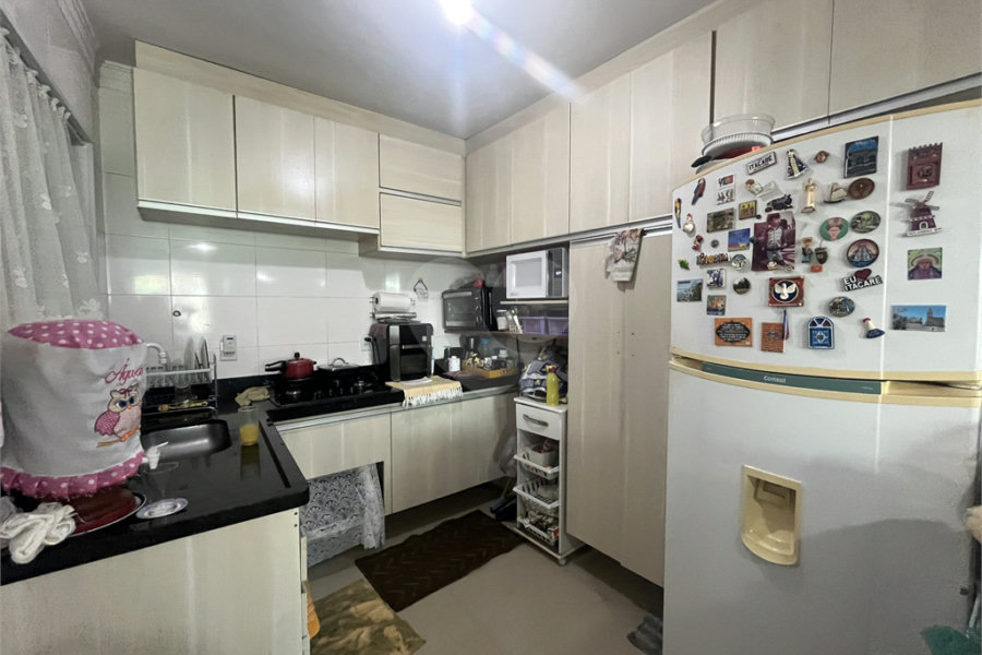 Casa à venda com 3 quartos, sendo 1 suíte, no condomínio Capigaí, São Paulo - SP