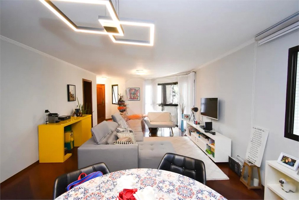 Apartamento à venda com 3 quartos, sendo 1 suíte, em Vila Maria Alta, São Paulo, SP