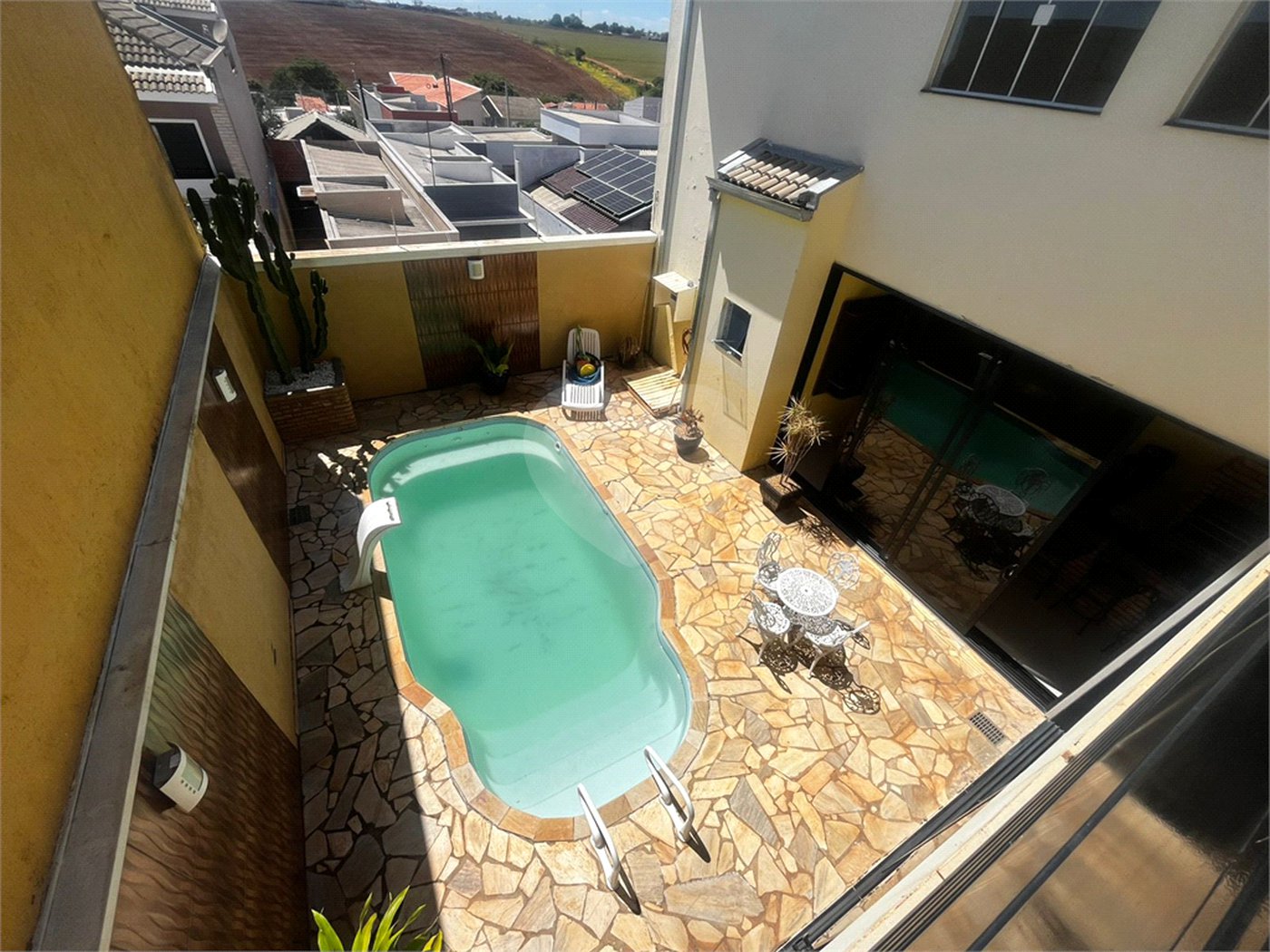 Casa à venda com 4 quartos, sendo 2 suítes, em Vila Nastri, Itapetininga, SP