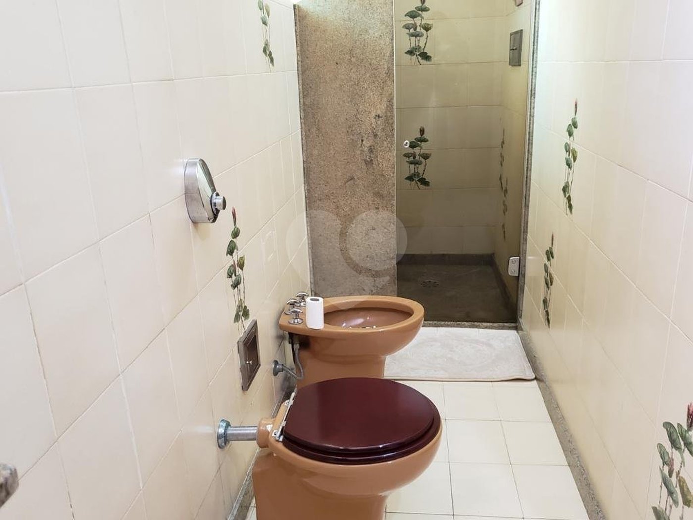 Sobrado à venda com 4 quartos, sendo 1 suíte, em Jardim Floresta, São Paulo, SP