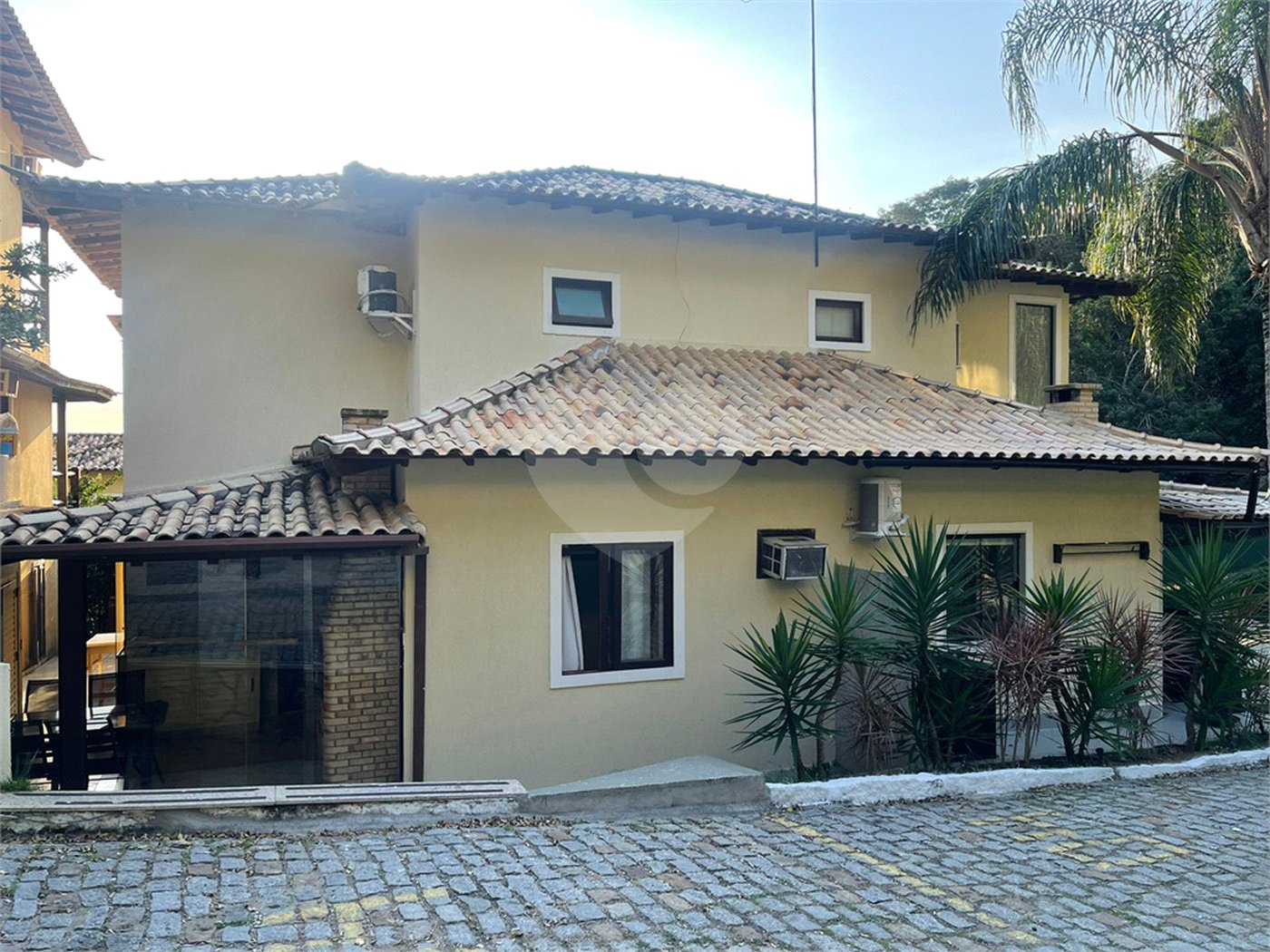 Casa em condomínio à venda com 3 quartos, sendo 2 suítes, em João Fernandes, Armação dos Búzios, RJ
