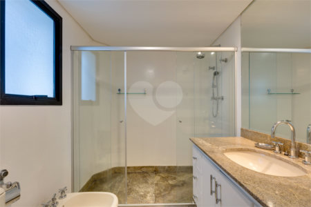 Apartamento à venda ou para alugar com 4 suítes em Alto da Boa Vista, São Paulo, SP