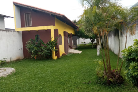 Casa à venda com 4 quartos, sendo 1 suíte,  em Vila Bela Flor, Mogi das Cruzes, SP