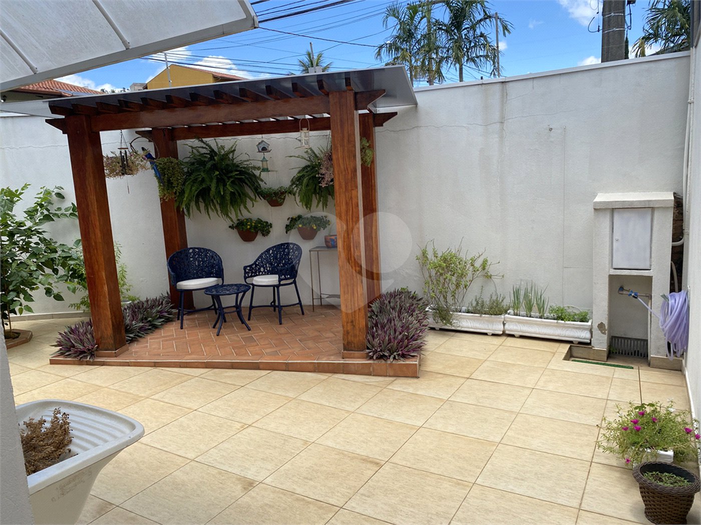 Casa à venda com 3 quartos, sendo 1 suíte, em Jardim das Palmeiras, Valinhos, SP