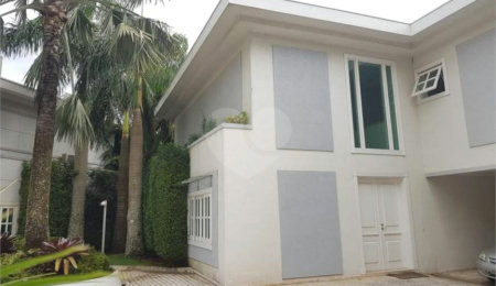 Casa à venda com 4 suítes no condomínio Vilaretto, São Paulo - SP