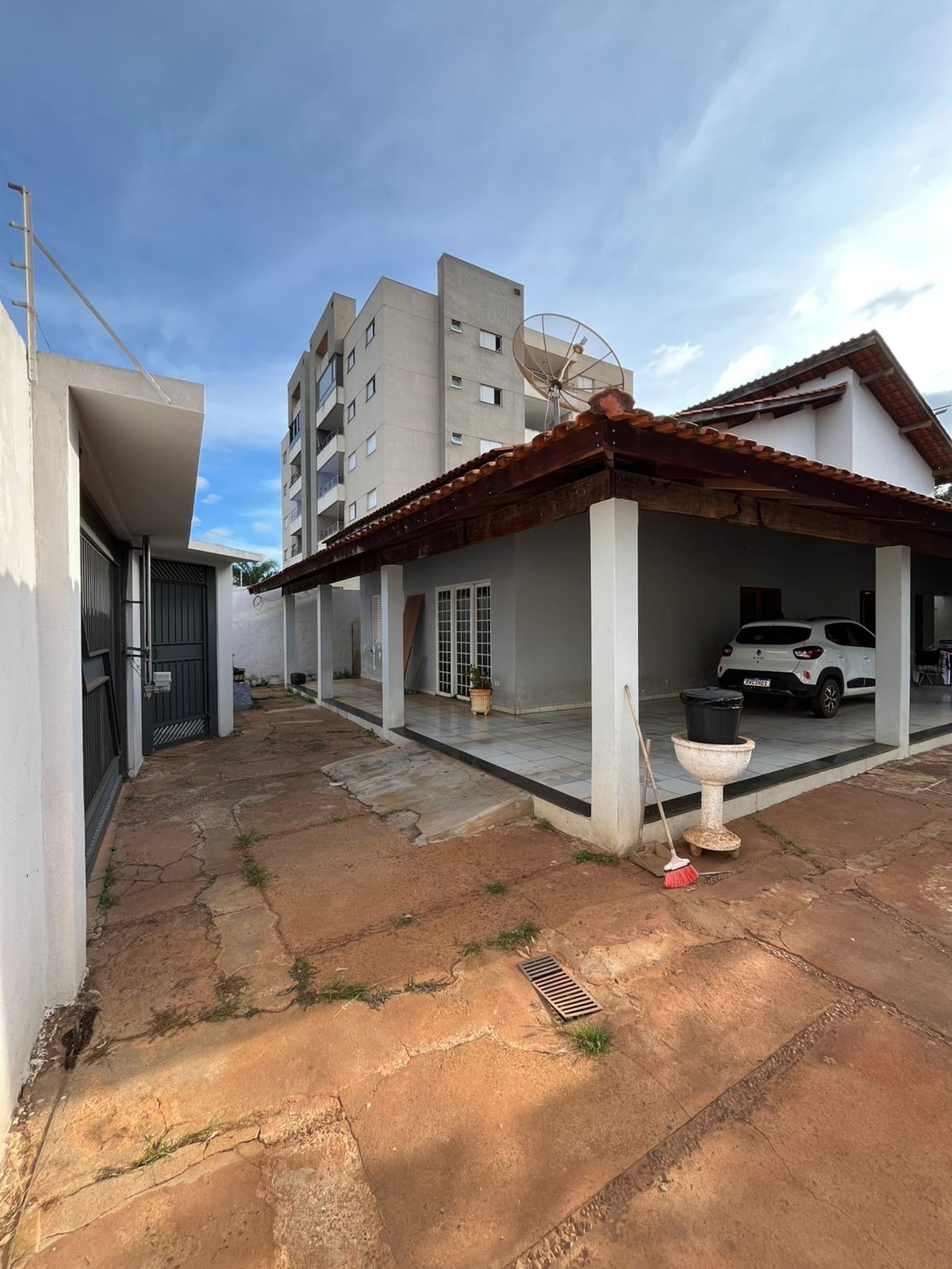 Casa à venda com 3 quartos, sendo 1 suíte,  em Jardim Primaveril, Três Lagoas, MS