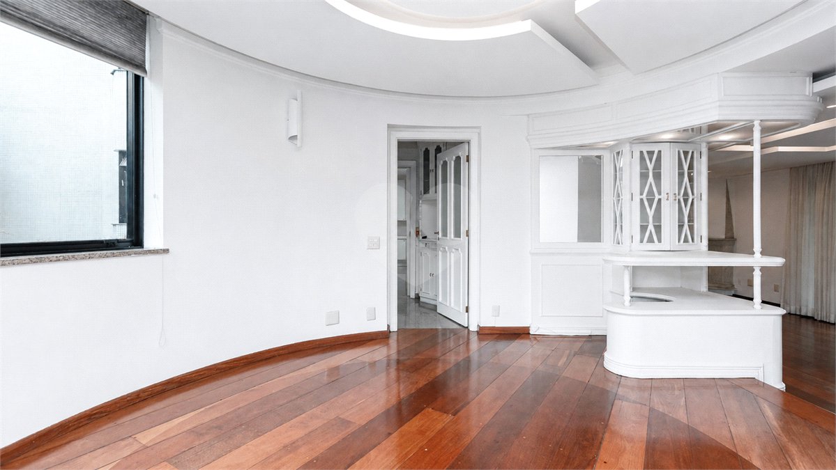 Apartamento à venda com 4 quartos, sendo 2 suítes,  em Brooklin Paulista, São Paulo, SP