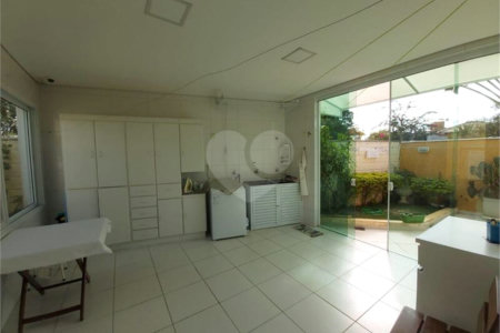 Casa à venda com 4 suítes no condomínio Aldeia da Serrinha, Sorocaba - SP