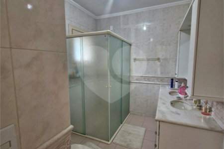 Casa à venda com 4 suítes no condomínio Estância Marambaia, Vinhedo - SP