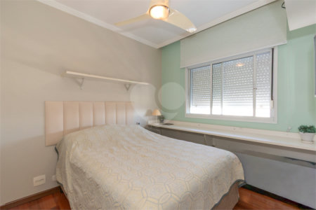 Apartamento à venda com 4 quartos, sendo 3 suítes,  em Vila Romana, São Paulo, SP