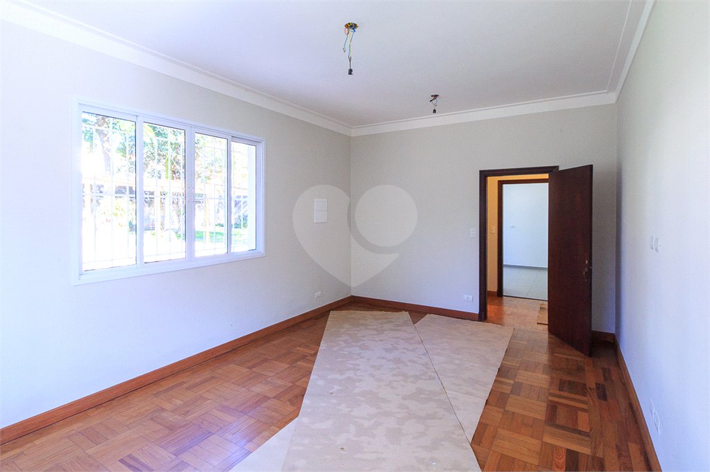 Casa Térrea à venda com 3 quartos, sendo 1 suíte, em Alto da Boa Vista, São Paulo, SP