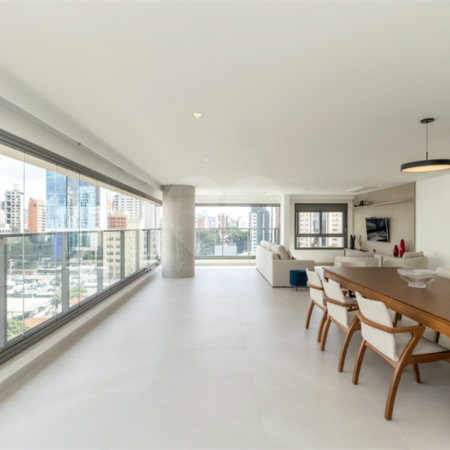 Apartamento à venda com 3 suítes em Campo Belo, São Paulo, SP