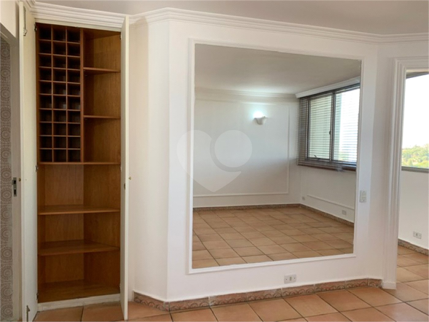 Apartamento à venda com 3 quartos, sendo 1 suíte, em Alto da Boa Vista, São Paulo, SP