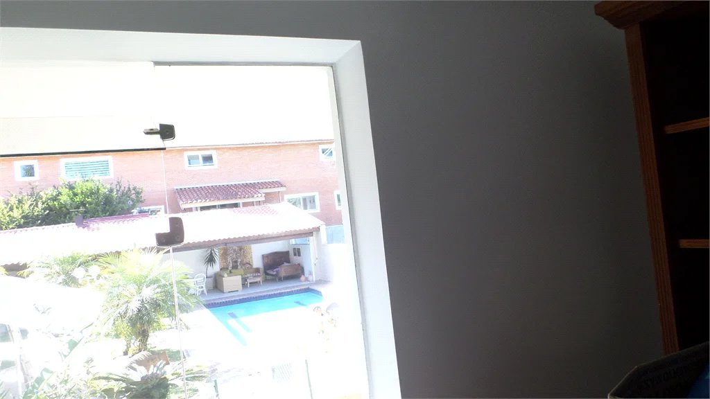 Sobrado à venda com 4 suítes em Recanto Impla, Carapicuíba, SP