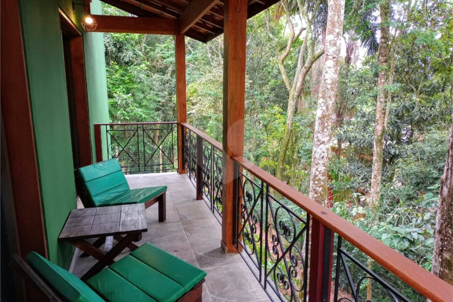Casa à venda ou para alugar com 5 quartos, sendo 4 suítes, no condomínio Associação Reserva das Hortênsias, Mairiporã - SP