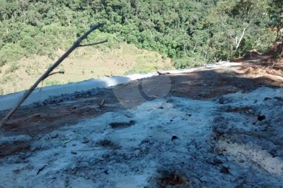 Terreno à venda em Jardim Glória, Miracatu, SP