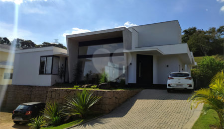 Casa à venda com 3 suítes no condomínio Jardim Primavera, Louveira - SP