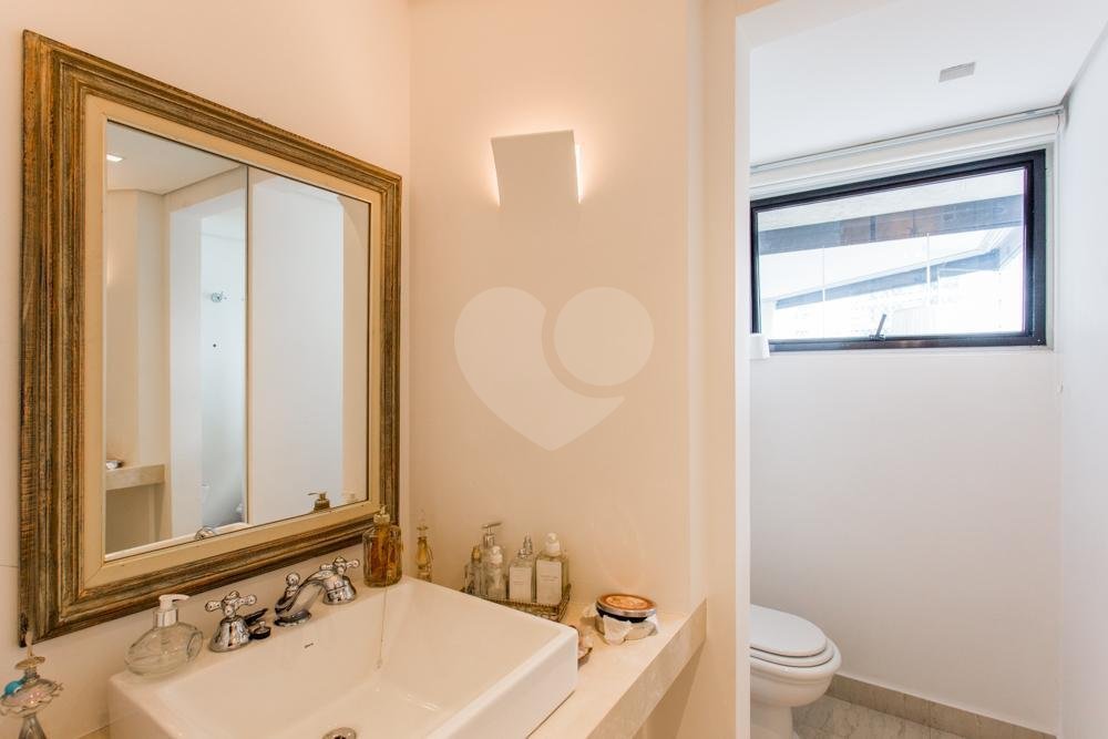 Apartamento à venda com 3 suítes em Campo Belo, São Paulo, SP